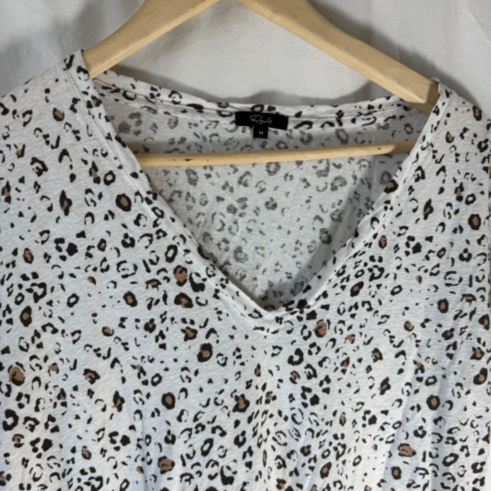 Rails Cara White Mocha Leopard Print Linen Blend Tee Shirt Sz M - Picture 2 of 8